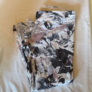 Calvin Klein Performance Abstract Print Leggings - Black, White, Gray -Capris